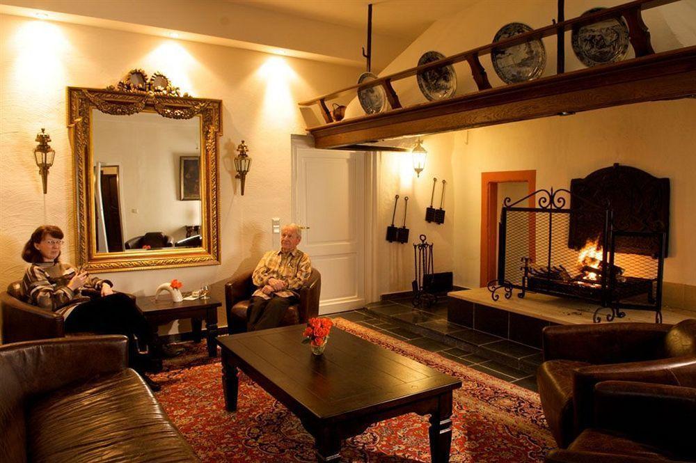 Schlosshotel Burghaus Kronenburg Dahlem  Phòng bức ảnh