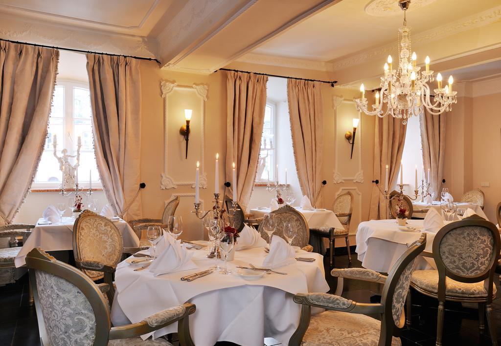 Schlosshotel Burghaus Kronenburg Dahlem  Ngoại thất bức ảnh
