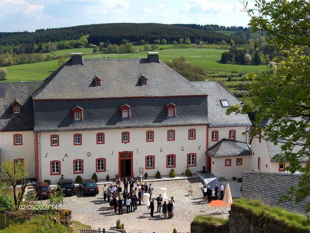 Schlosshotel Burghaus Kronenburg Dahlem  Ngoại thất bức ảnh