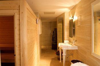 Schlosshotel Burghaus Kronenburg Dahlem  Ngoại thất bức ảnh